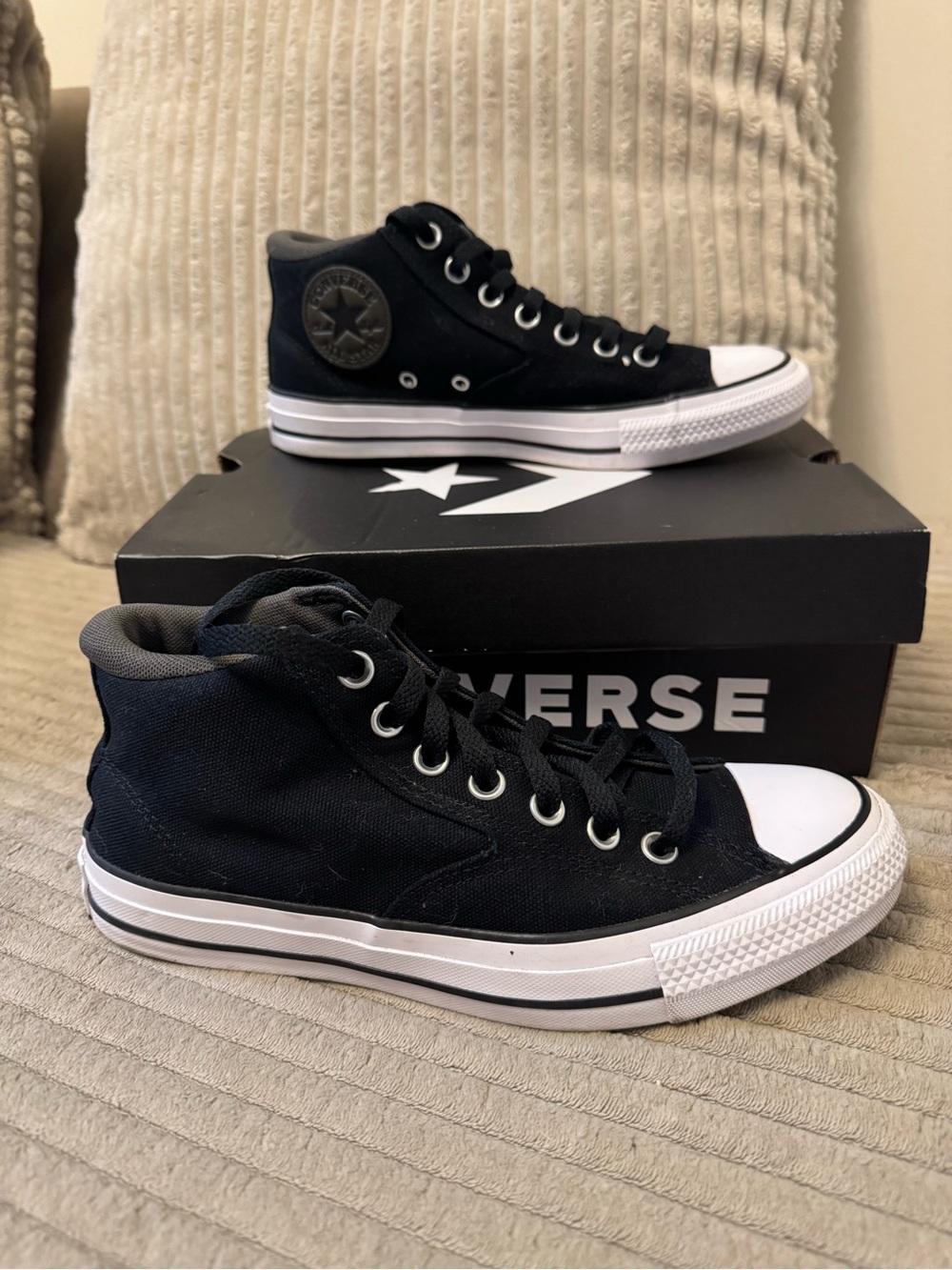Brand New Unisex Converse Chuck Taylor All Star Malden Street Sneakers.